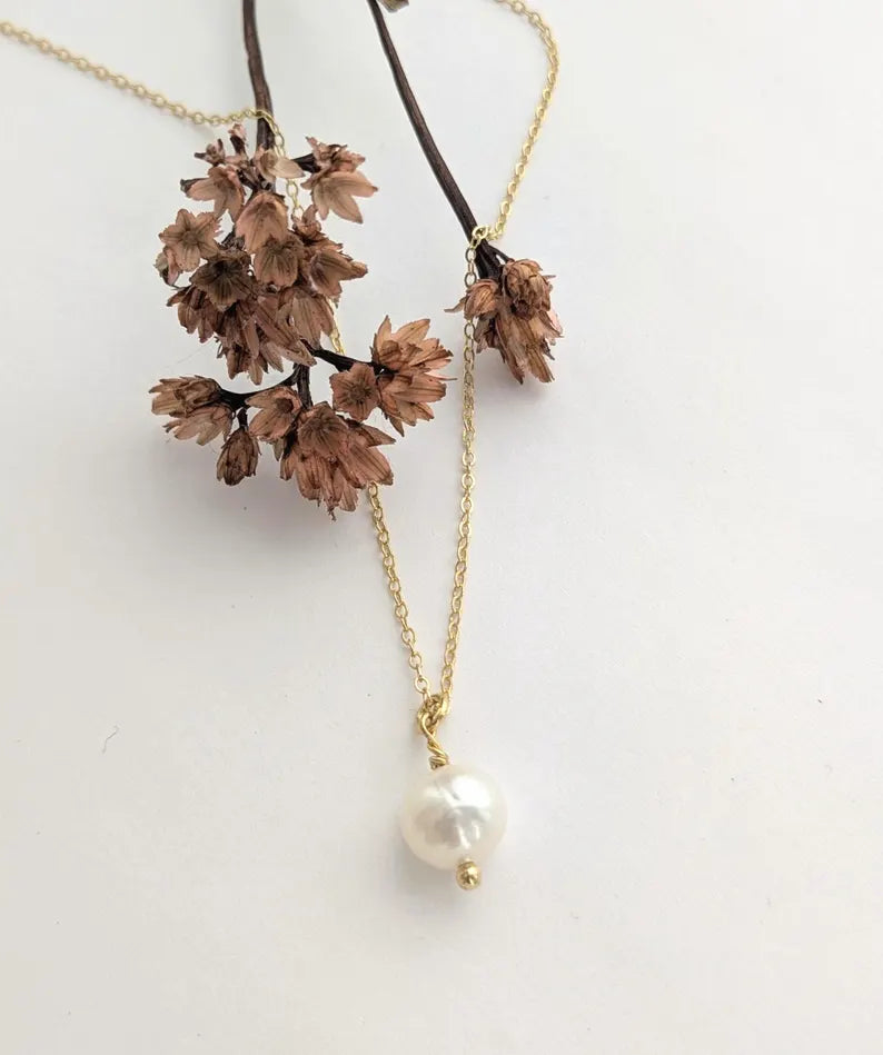 Dainty Pearl Necklace